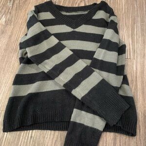 Knitted grunge sweater